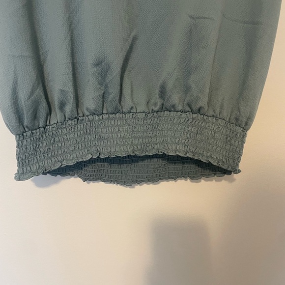 Ann Taylor Green Sleeveless Blouse - Picture 5 of 7